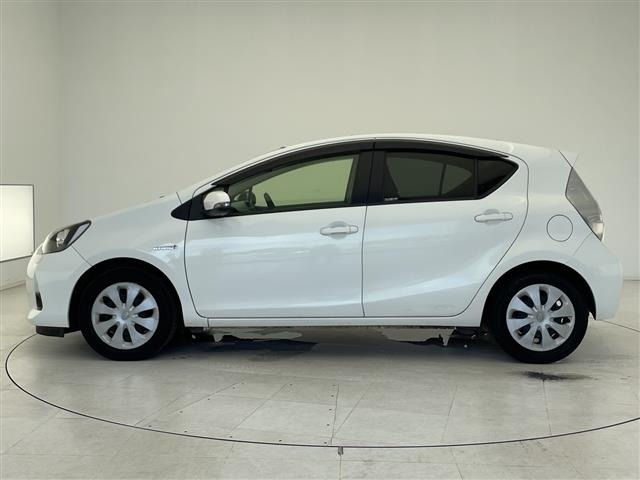 Toyota AQUA 2014 8588118-19