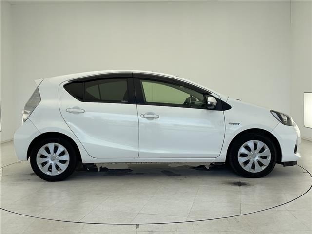 Toyota AQUA 2014 8588118-21