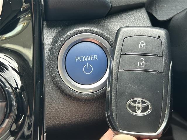 Toyota AQUA 2023 8588168-10