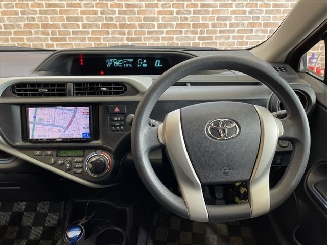 Toyota AQUA 2014 8588178-15