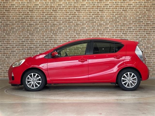 Toyota AQUA 2014 8588178-4