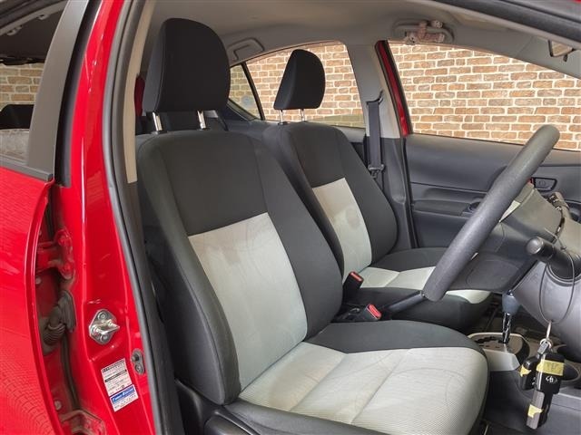 Toyota AQUA 2014 8588178-8