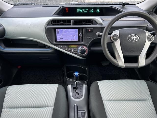 Toyota AQUA 2013 8588187-2