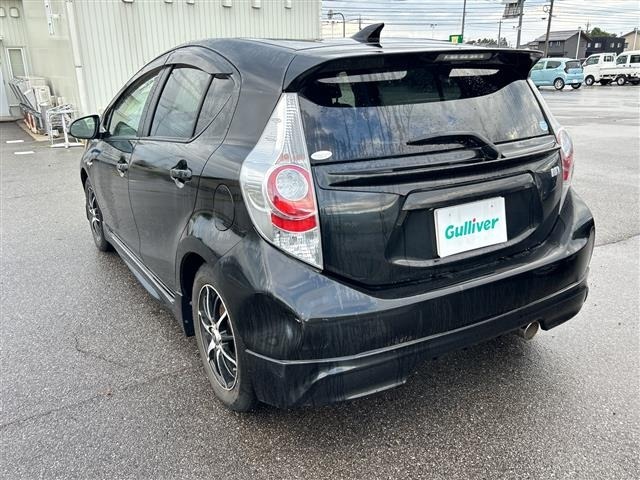 Toyota AQUA 2013 8588187-5