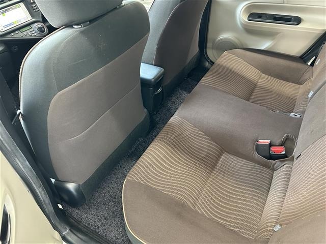 Toyota AQUA 2012 8588199-11
