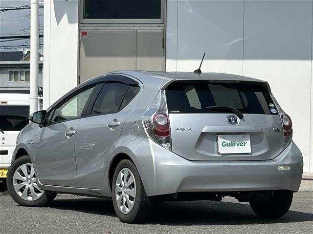 Toyota AQUA 2012 8588199-16