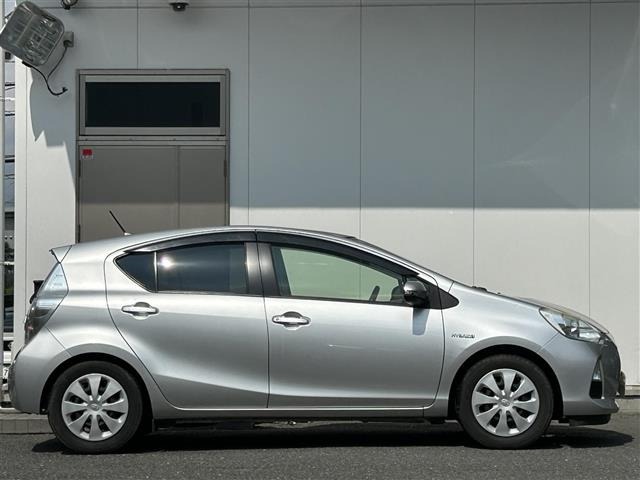 Toyota AQUA 2012 8588199-18