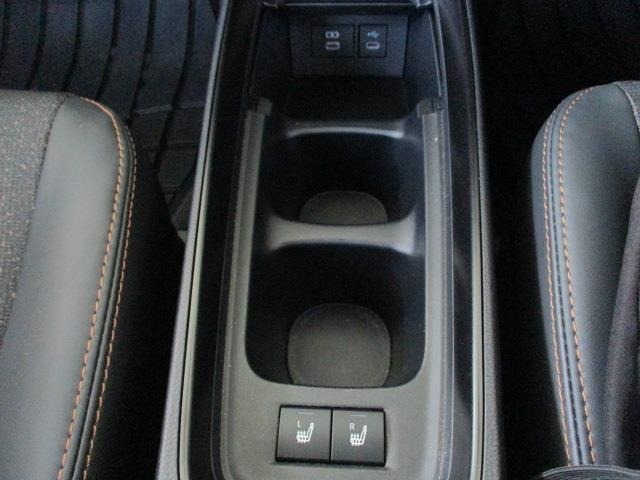 Toyota AQUA 2026 8588221-22