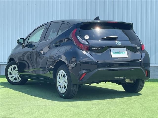 Toyota AQUA 2023 8588223-13