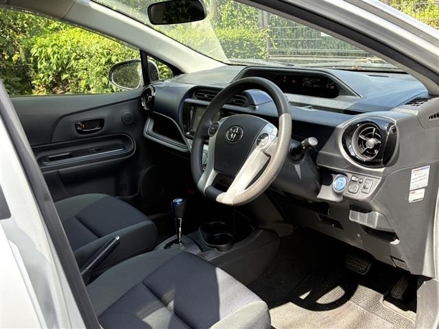 Toyota AQUA 2016 8588227-10