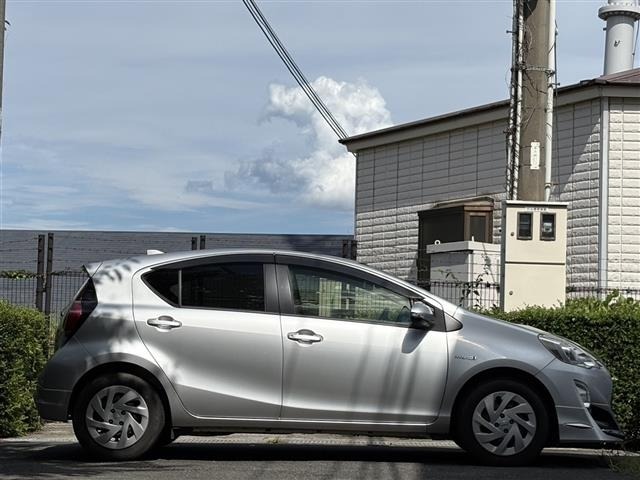 Toyota AQUA 2016 8588227-3