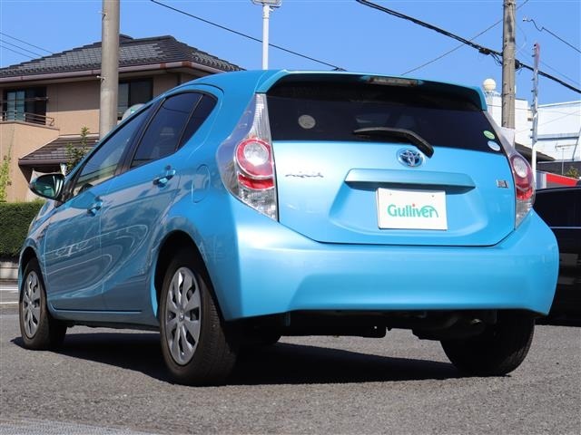 Toyota AQUA 2013 8588246-13