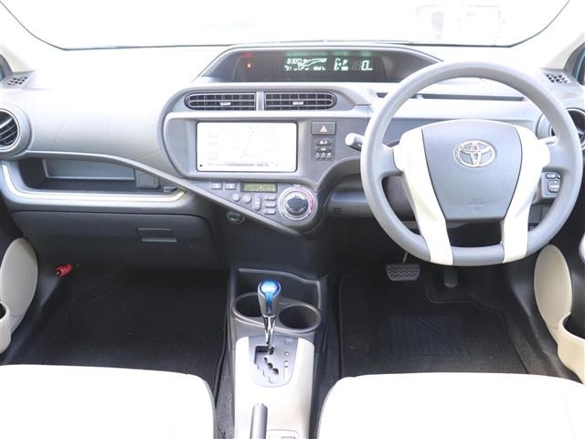 Toyota AQUA 2013 8588246-14
