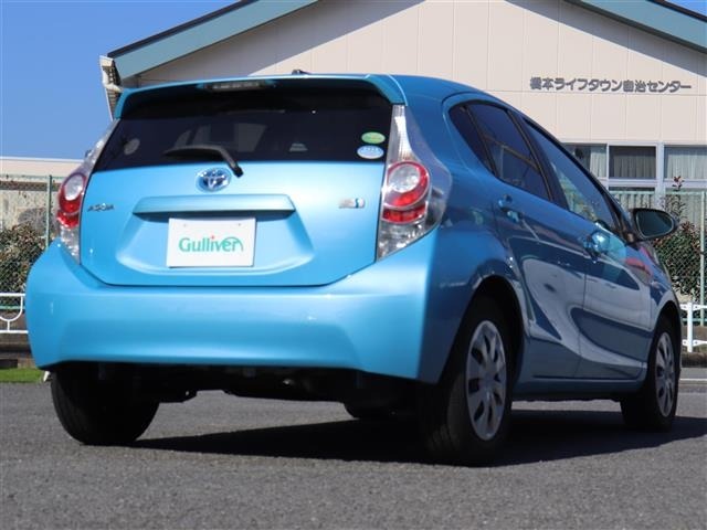 Toyota AQUA 2013 8588246-16