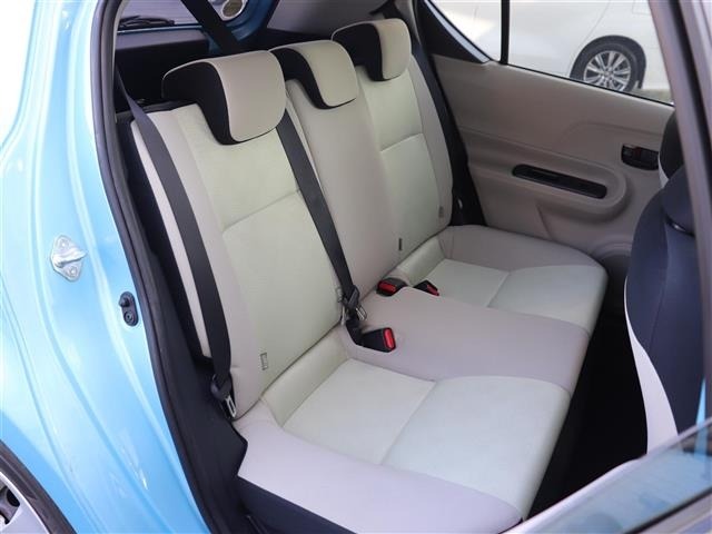 Toyota AQUA 2013 8588246-8