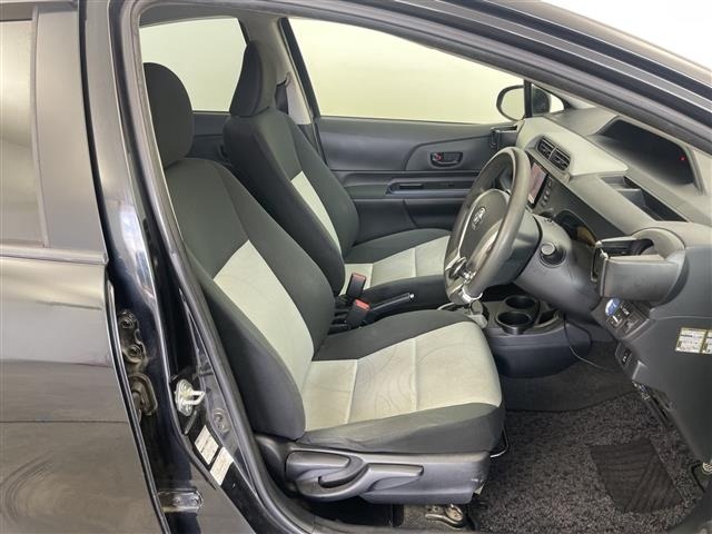 Toyota AQUA 2013 8588260-1