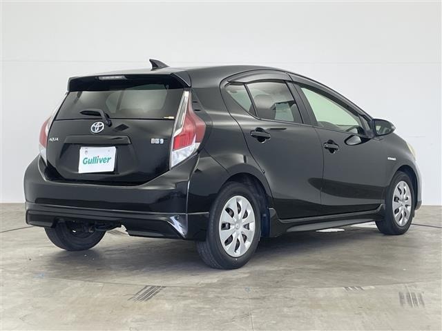Toyota AQUA 2013 8588260-6
