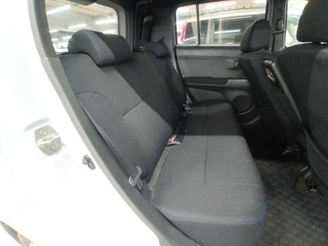 Toyota BB 2006 8594001-12