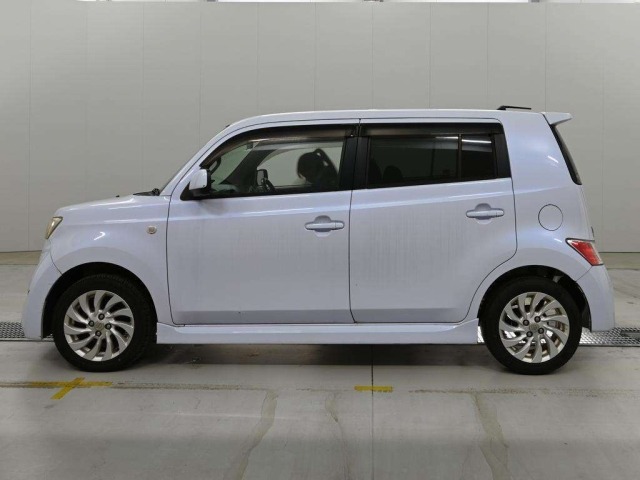 Toyota BB 2006 8594001-4