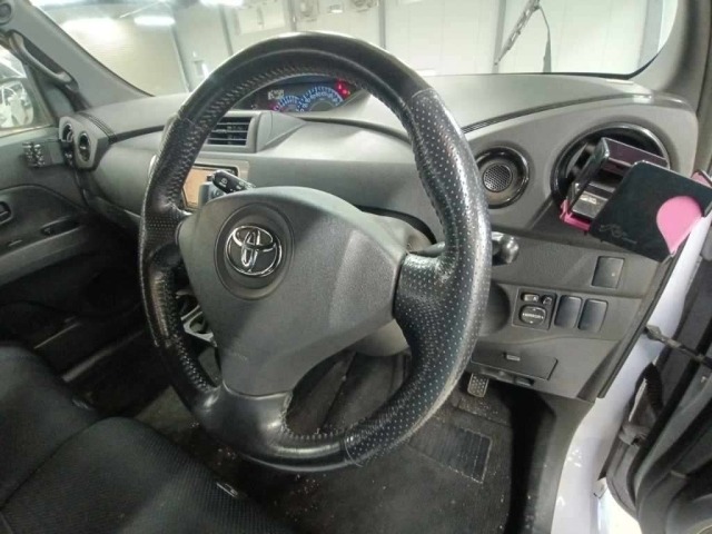 Toyota BB 2006 8594001-9