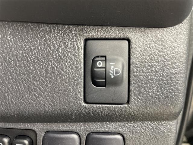 Toyota BB 2014 8594008-10