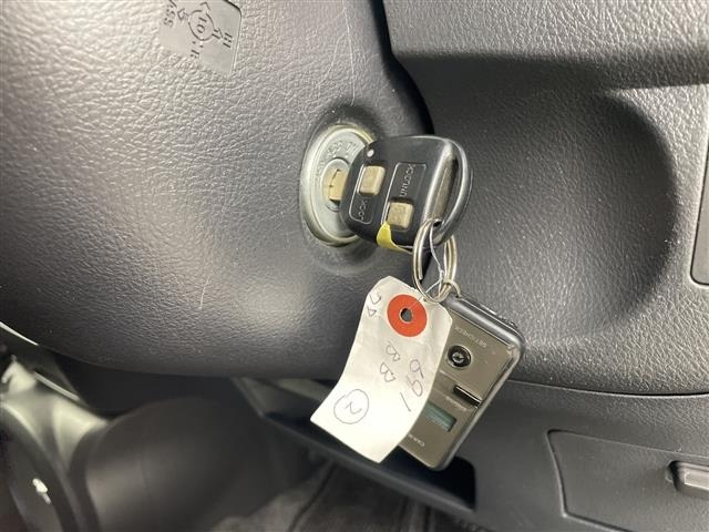 Toyota BB 2014 8594008-11