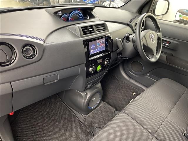 Toyota BB 2014 8594008-6