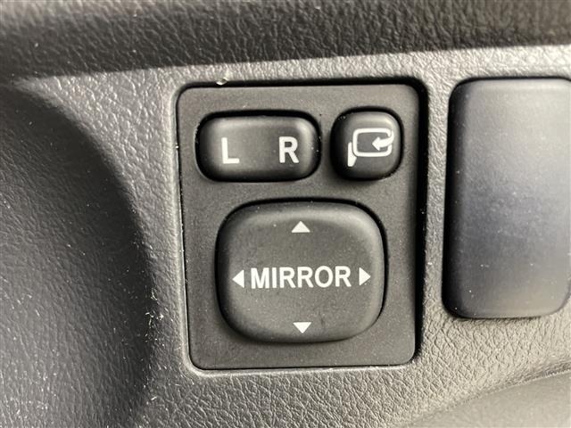 Toyota BB 2014 8594008-8