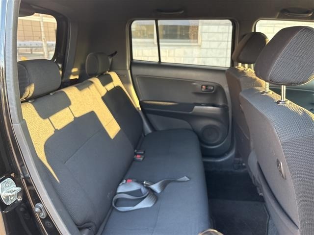 Toyota BB 2010 8594009-19
