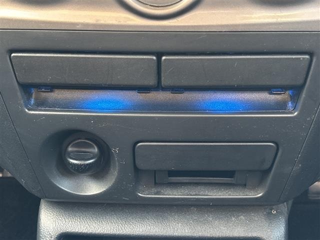 Toyota BB 2010 8594009-2
