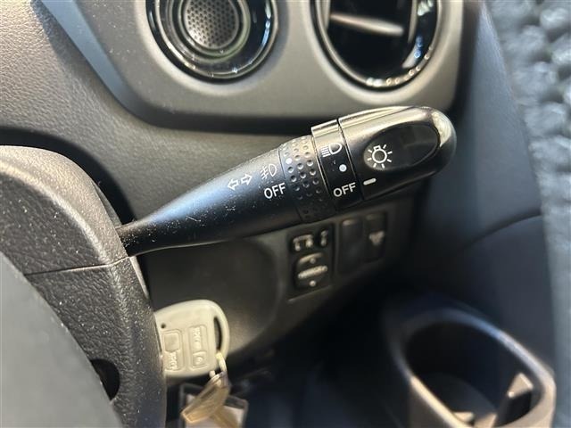 Toyota BB 2012 8594010-15