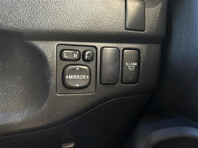 Toyota BB 2012 8594010-17