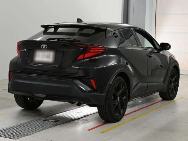 Toyota C-HR 2021 8592594-1