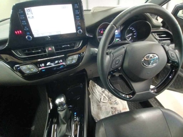 Toyota C-HR 2021 8592594-11