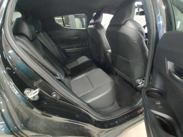 Toyota C-HR 2021 8592594-12