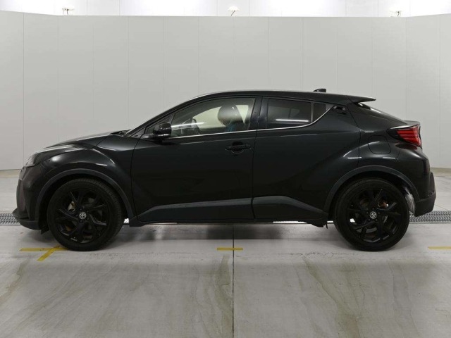 Toyota C-HR 2021 8592594-4