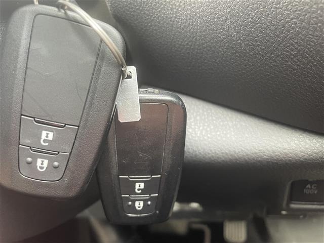 Toyota C-HR 2018 8592997-11