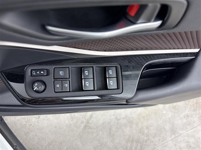 Toyota C-HR 2018 8593069-3