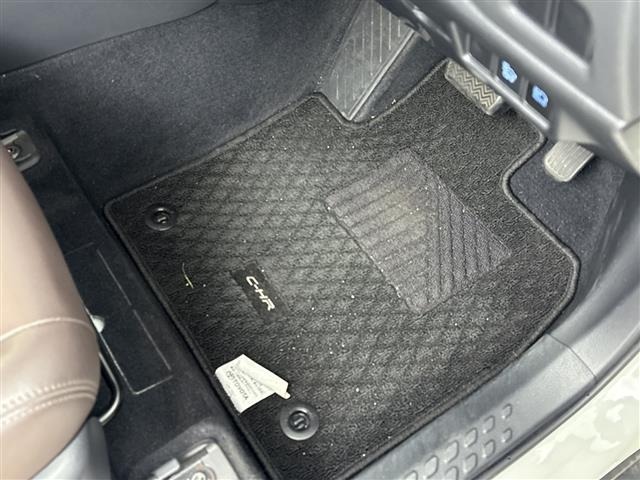 Toyota C-HR 2018 8593069-8