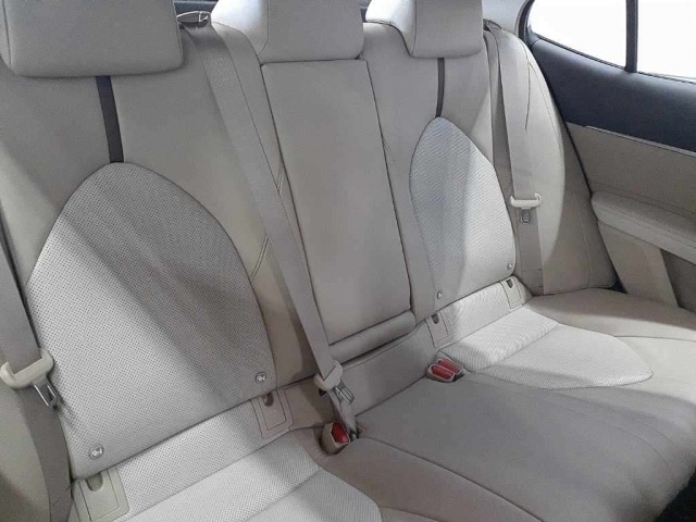 Toyota CAMRY 2017 8593852-11