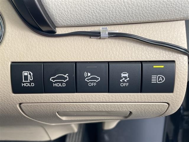 Toyota CAMRY 2019 8593935-16