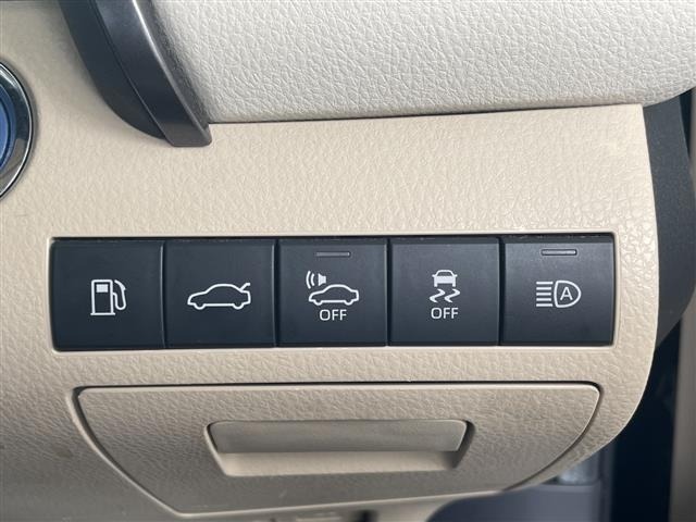 Toyota CAMRY 2017 8593937-16