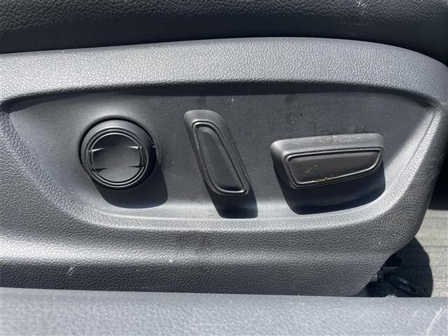 Toyota CAMRY 2018 8593939-5