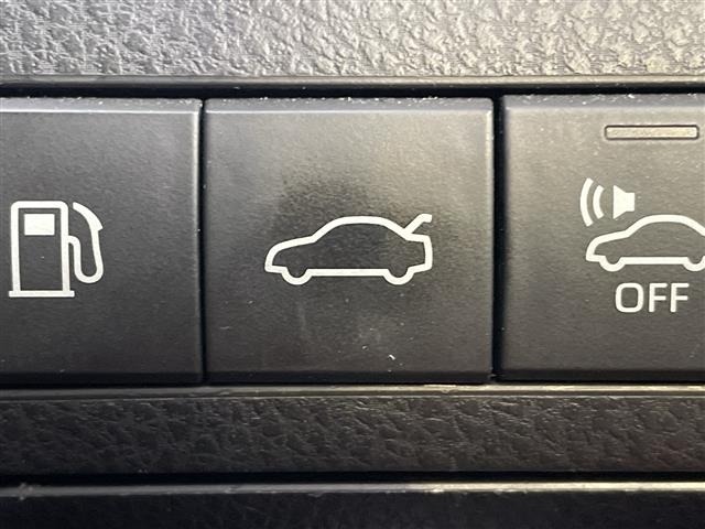 Toyota CAMRY 2017 8593940-6
