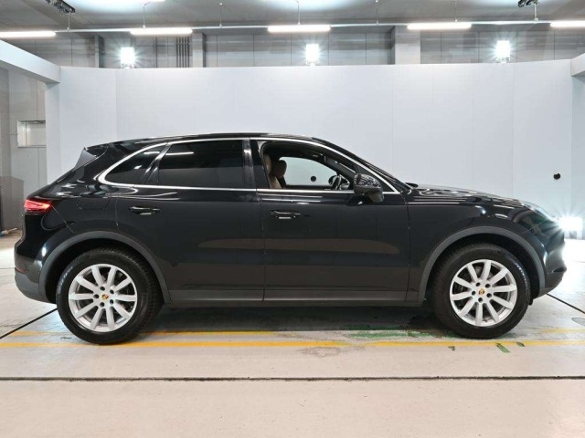 Porsche CAYENNE 2018 8590786-3