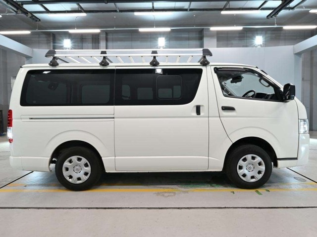 Toyota HIACE VAN 2023 8593701-3