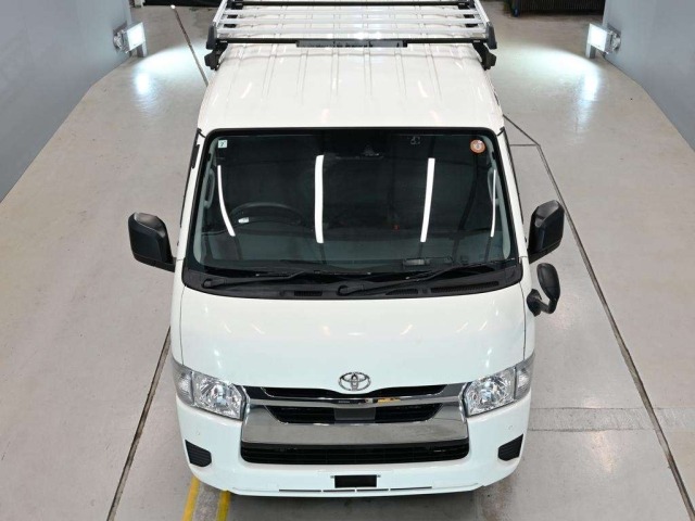 Toyota HIACE VAN 2023 8593701-7