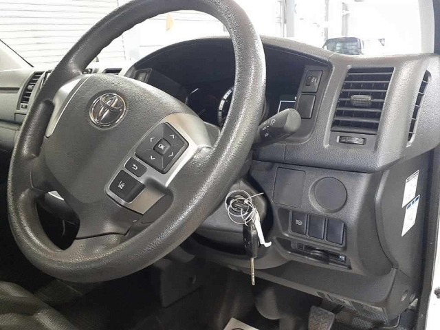 Toyota HIACE VAN 2021 8593798-9