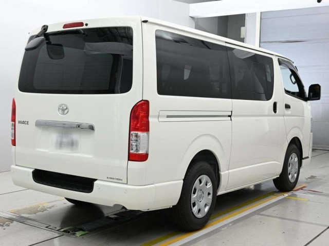 Toyota HIACE VAN 2026 8593811-1