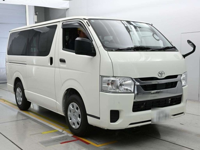 Toyota HIACE VAN 2026 8593811-5
